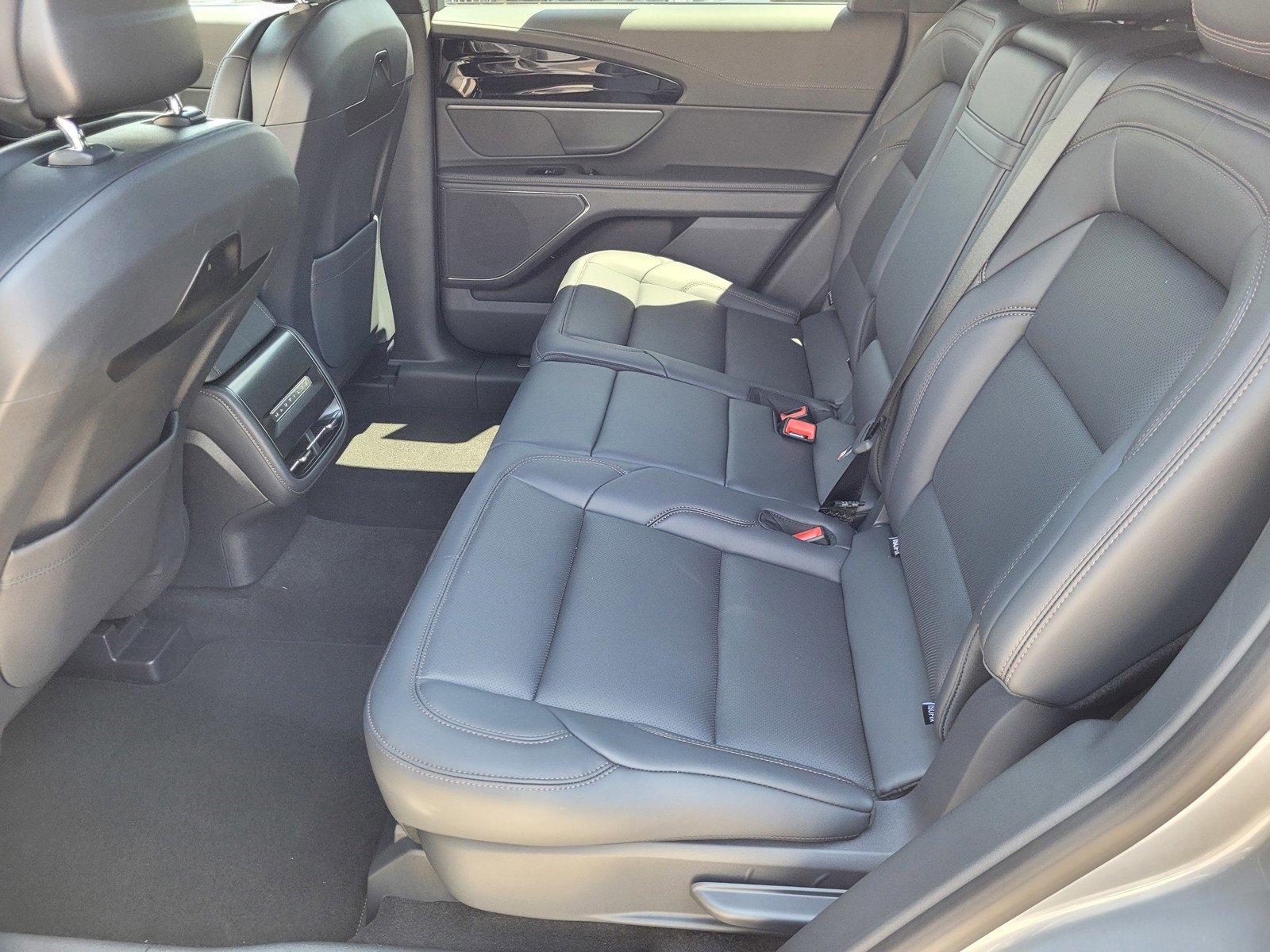 New 2025 Lincoln Nautilus Premier w/ Jet Appearance Package image 6