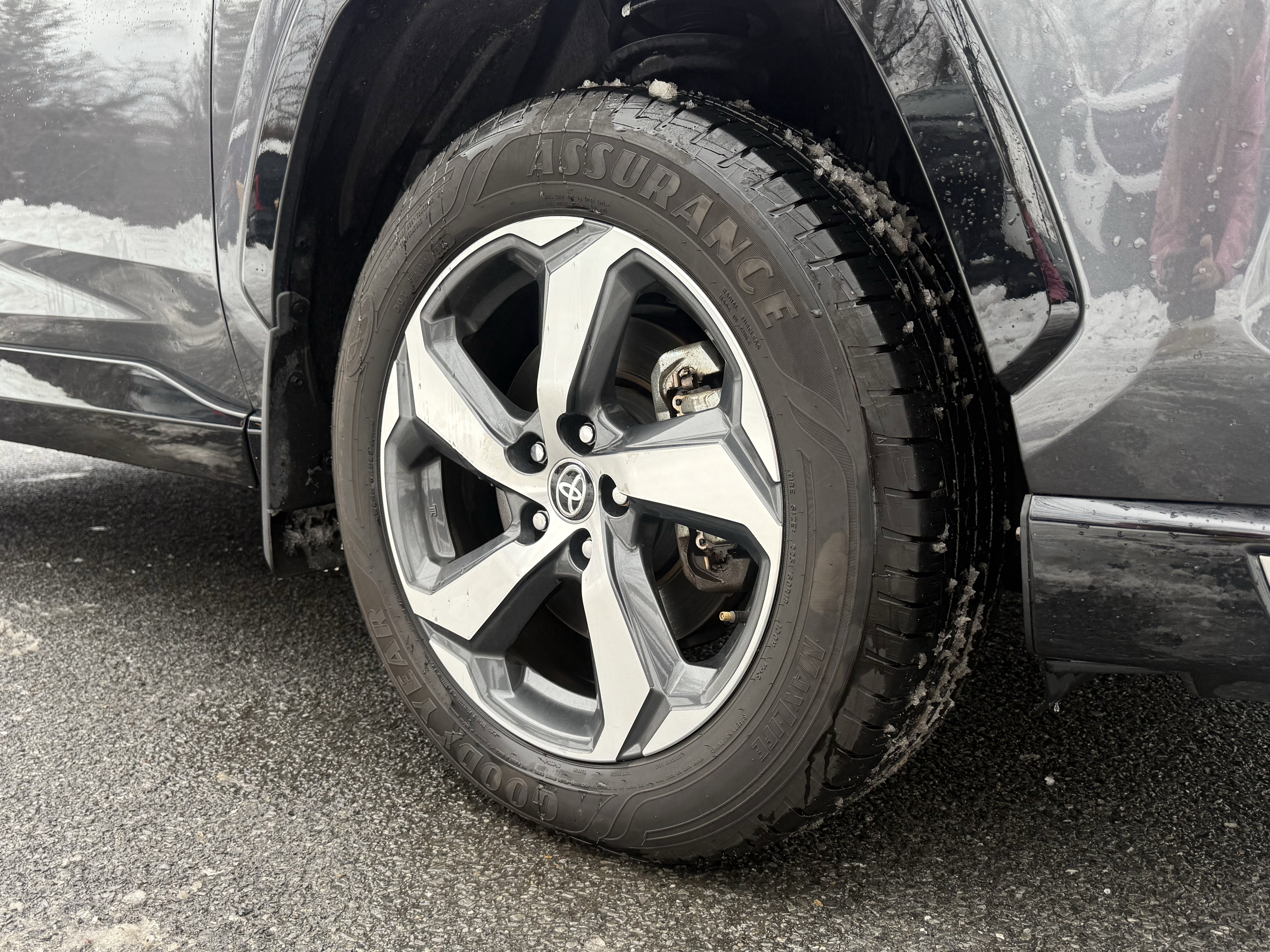 Used 2021 Toyota RAV4 SE image 13