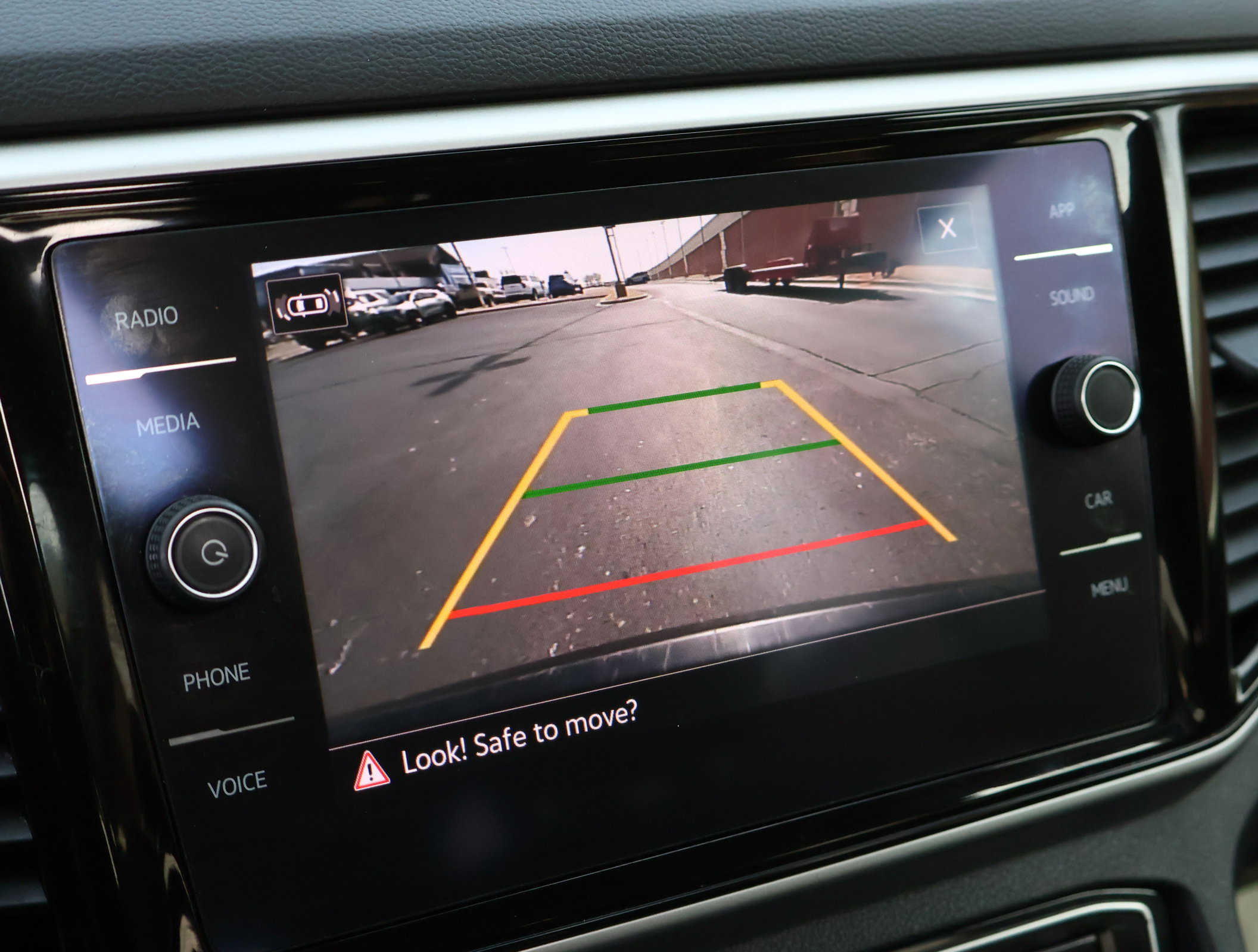 Used 2022 Volkswagen Atlas SE image 5