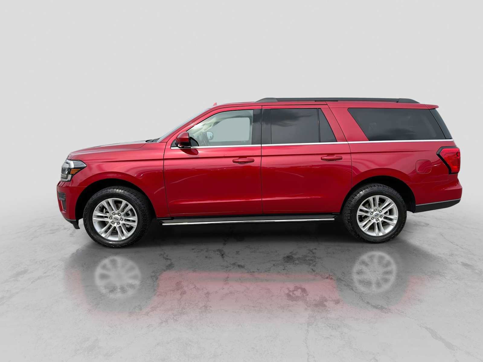 Used 2022 Ford Expedition Max XLT AWD/4WD image 3
