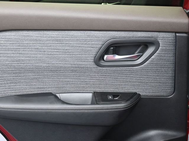 Used 2023 Nissan Rogue SV FWD image 28