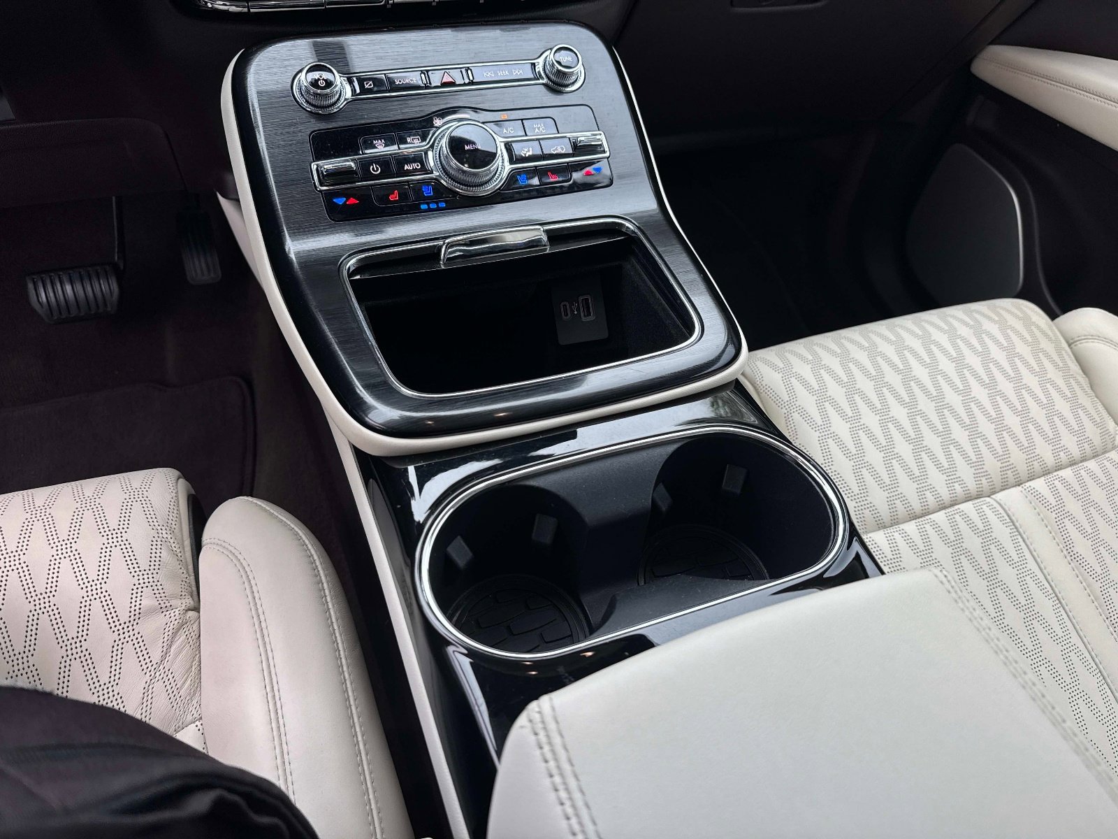 Used 2021 Lincoln Nautilus Black Label w/ Class II Trailer Tow Package image 27