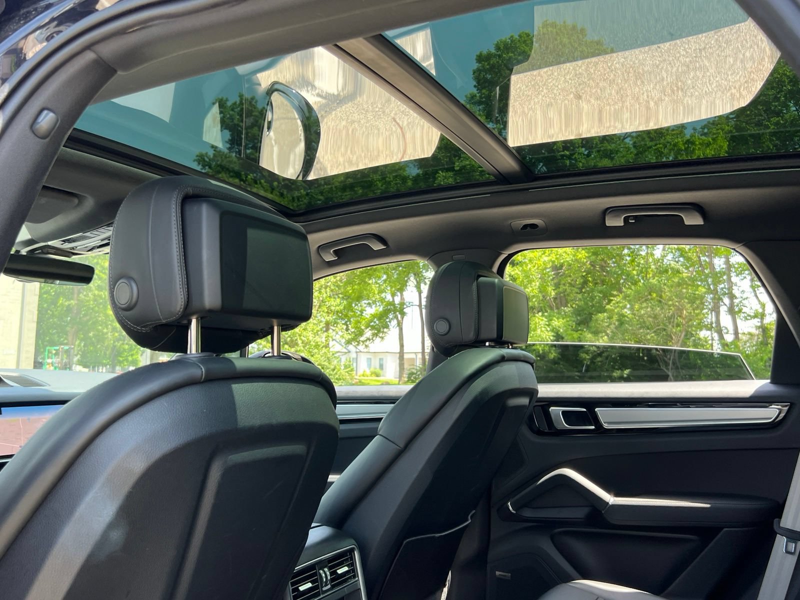 Certified 2022 Porsche Cayenne Platinum Edition AWD/4WD image 23