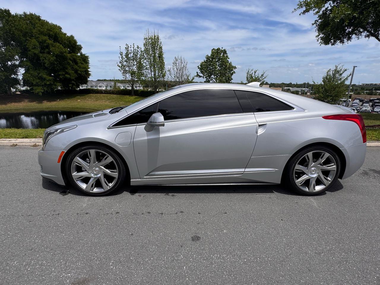 Used 2014 Cadillac ELR w/ Luxury Package FWD image 9