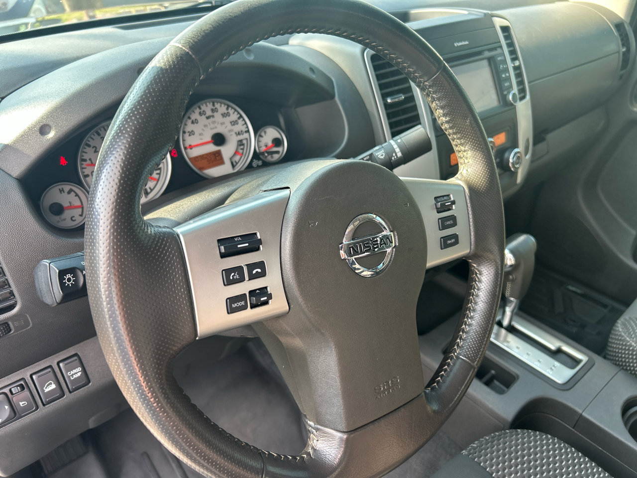 Used 2018 Nissan Frontier PRO-4X image 27