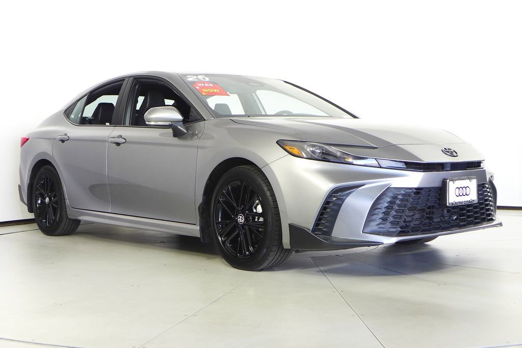 Used 2025 Toyota Camry SE w/ Convenience Package image 4