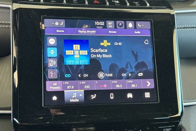 New 2025 Jeep Grand Cherokee L Laredo image 16