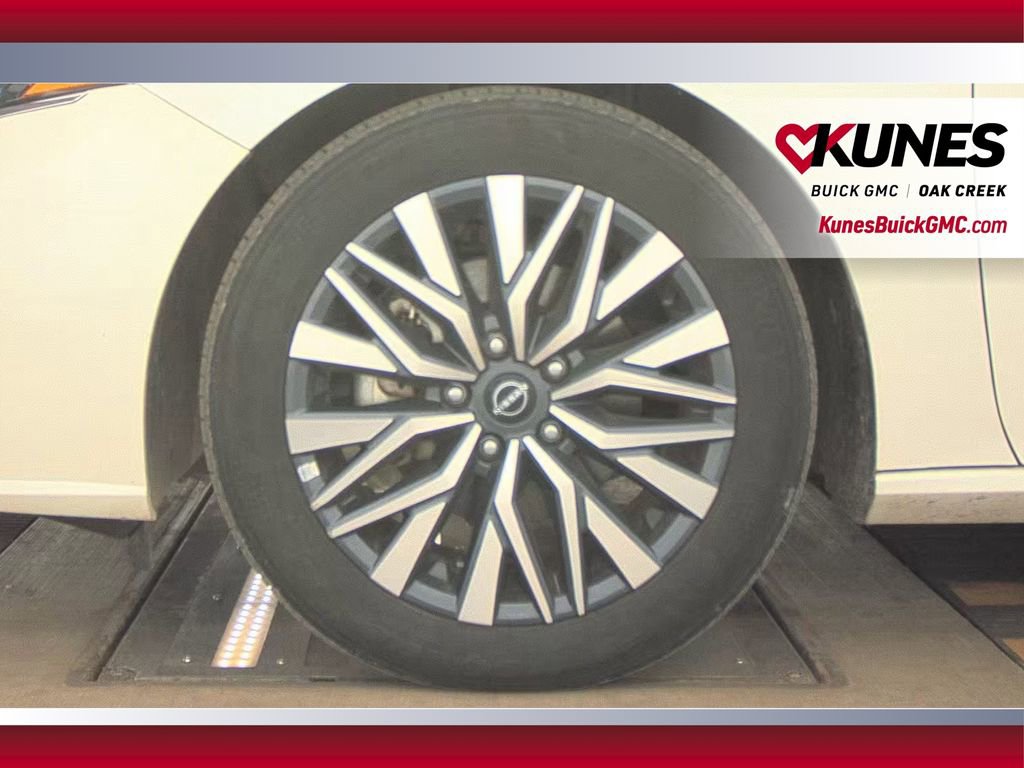 Used 2024 Nissan Altima 2.5 SV image 22