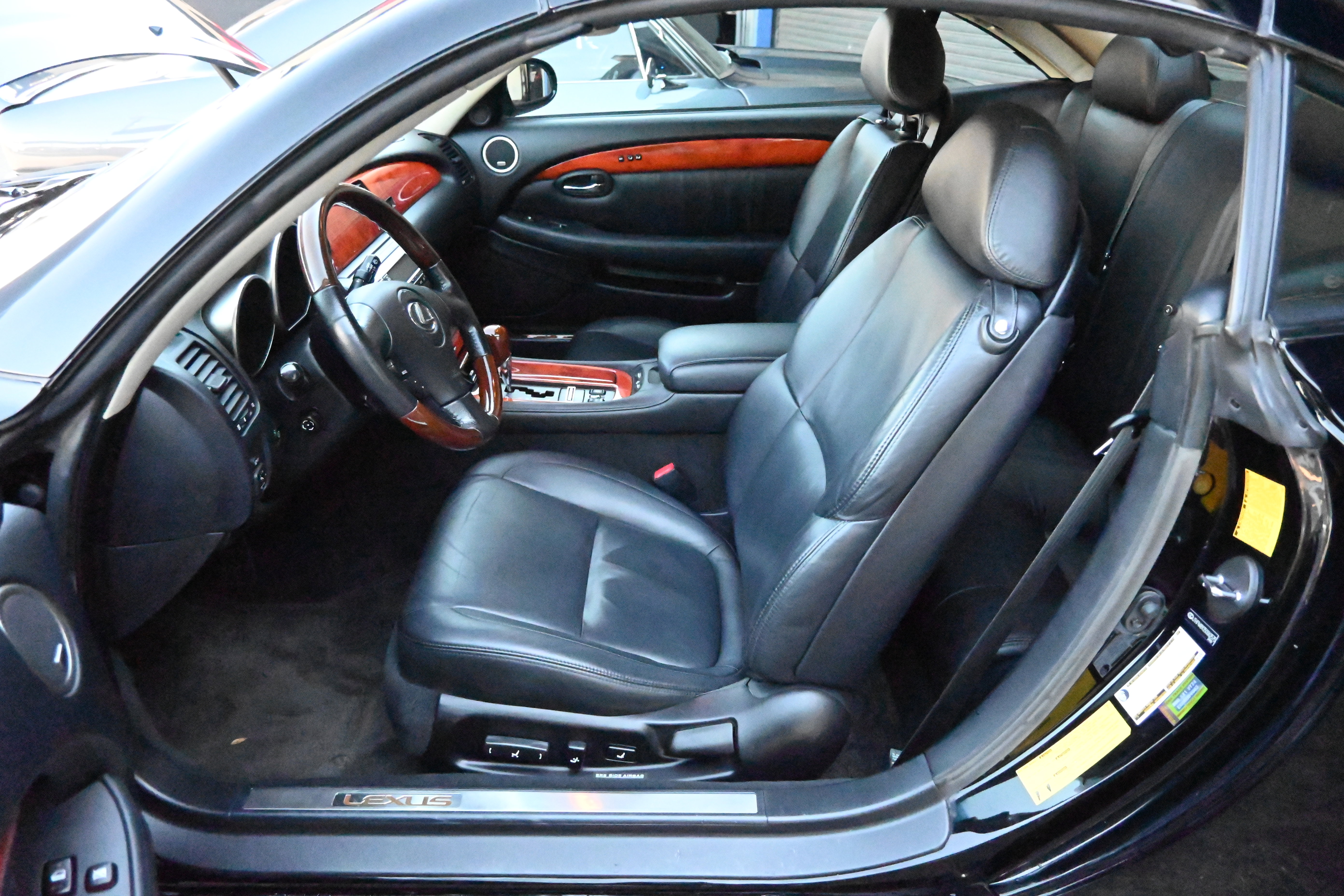 Used 2005 Lexus SC 430 Convertible image 36