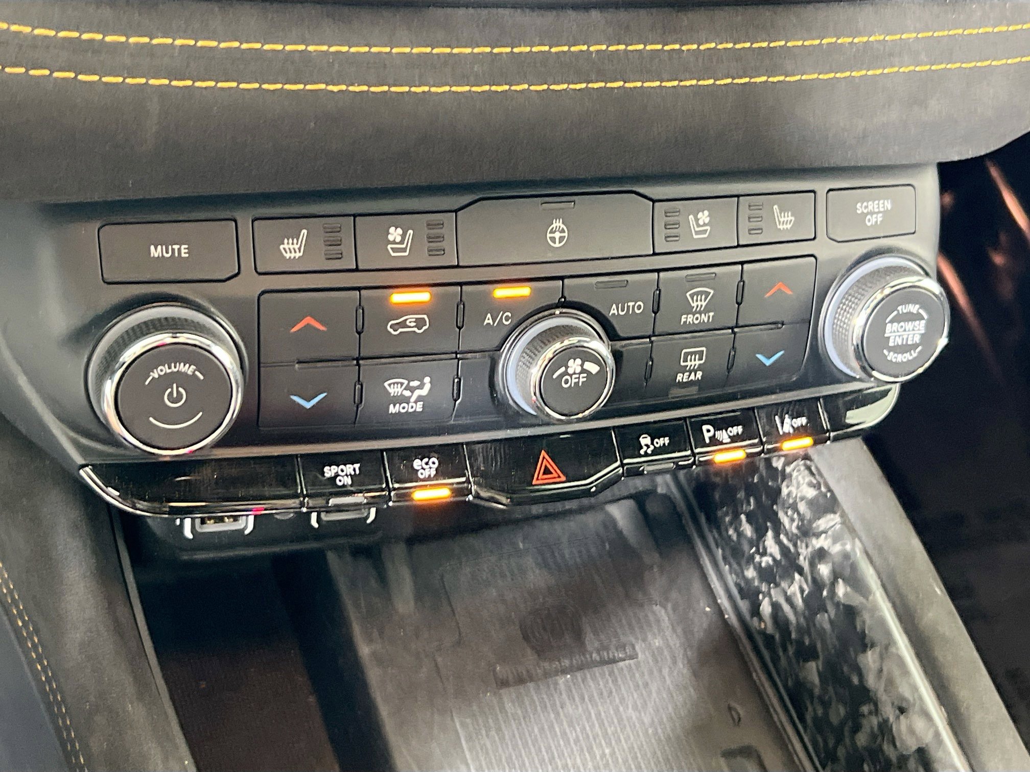 Used 2023 Dodge Durango R/T w/ Hemi Orange Plus Package image 15