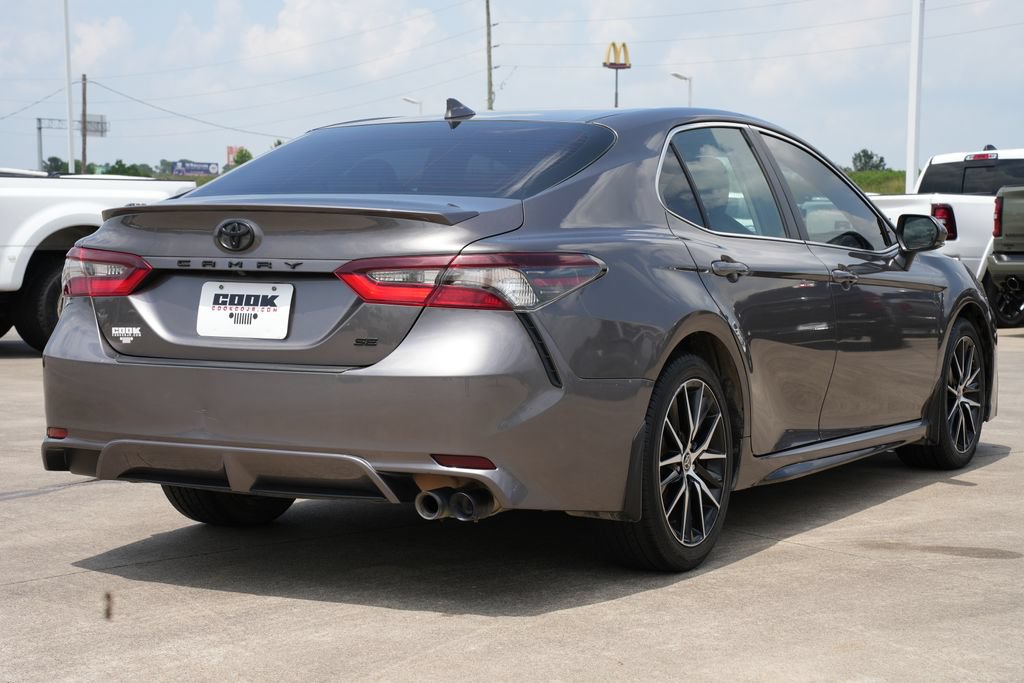 Used 2023 Toyota Camry SE FWD image 3