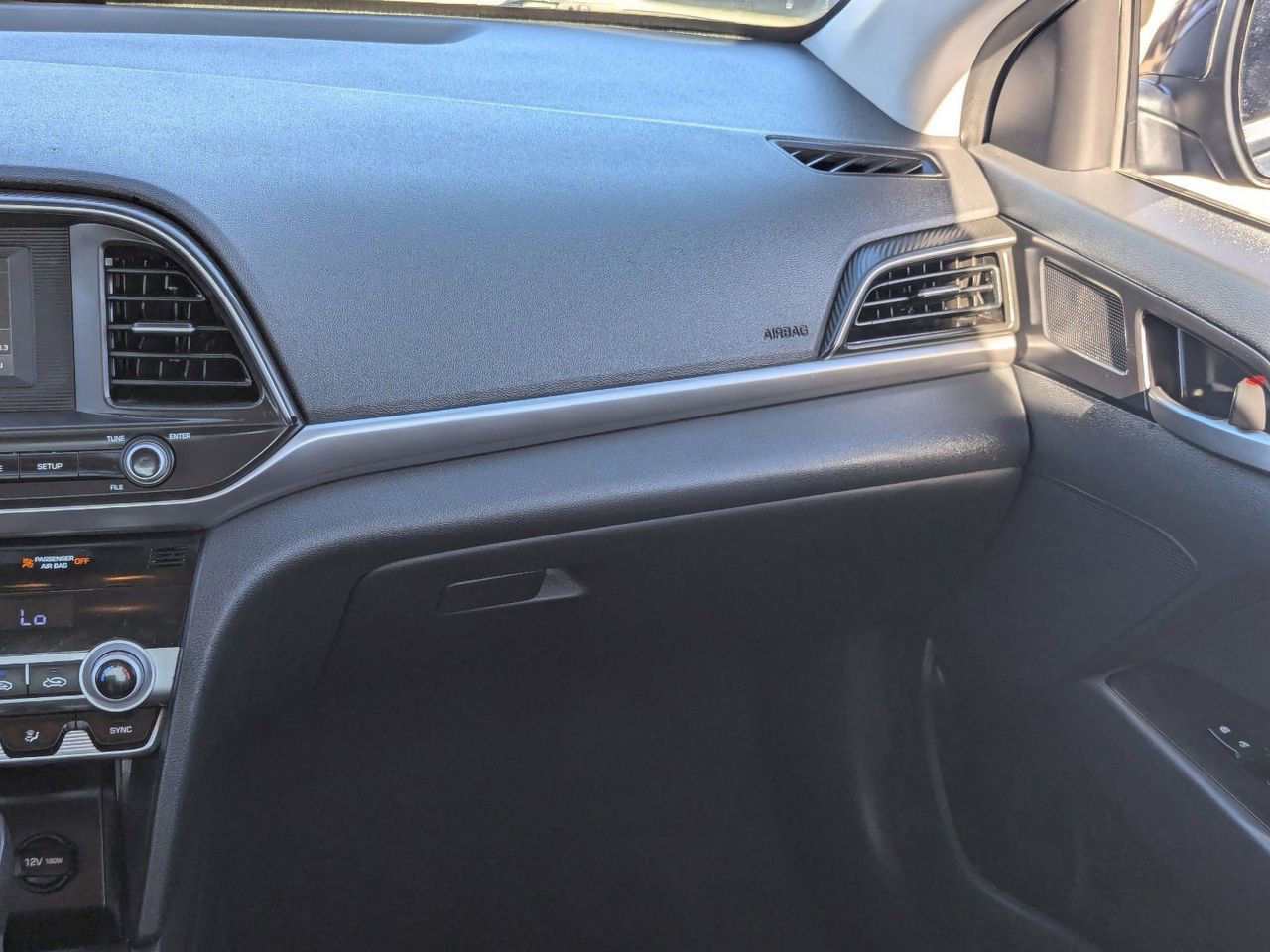 Used 2020 Hyundai Elantra SE w/ Cargo Package (C1) image 15