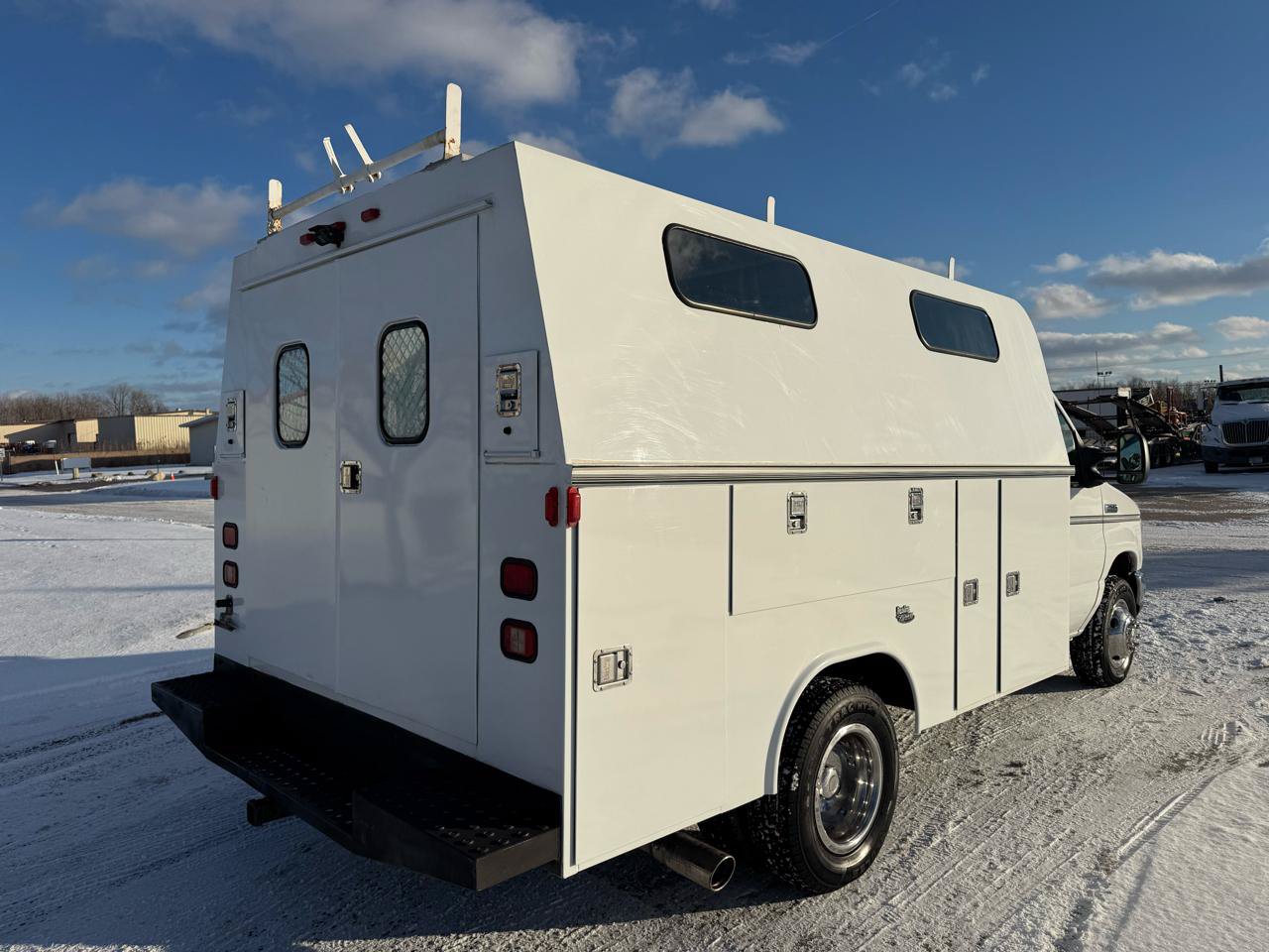 Used 2008 Ford E-350 and Econoline 350 Super Duty RWD image 5