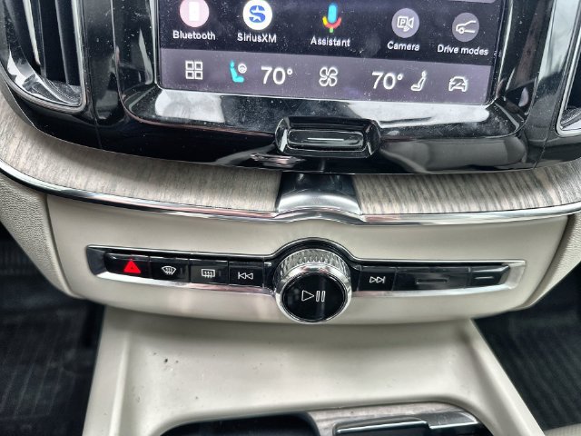 Used 2023 Volvo XC60 T8 Ultimate w/ Climate Package AWD/4WD image 26
