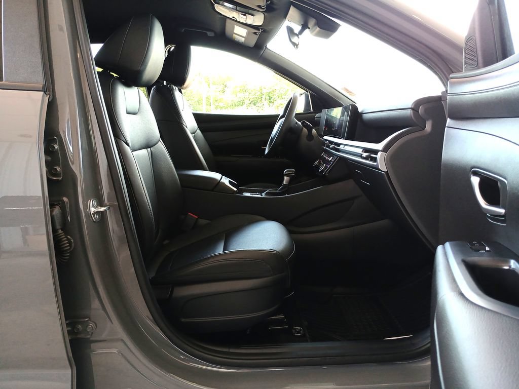 Used 2025 Hyundai Santa Cruz SEL FWD image 29
