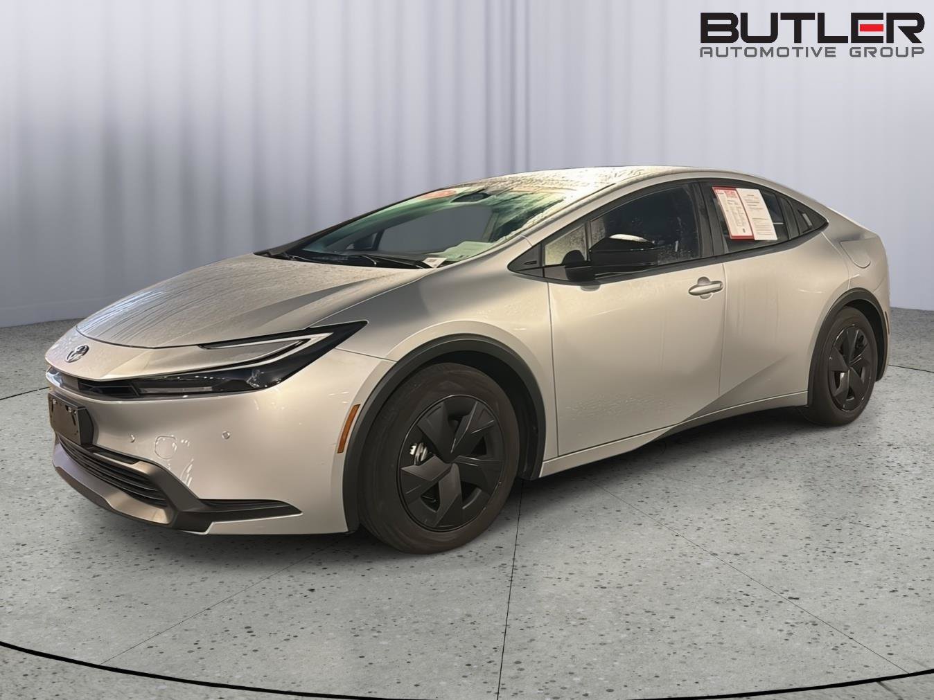 Certified 2025 Toyota Prius LE FWD image 2