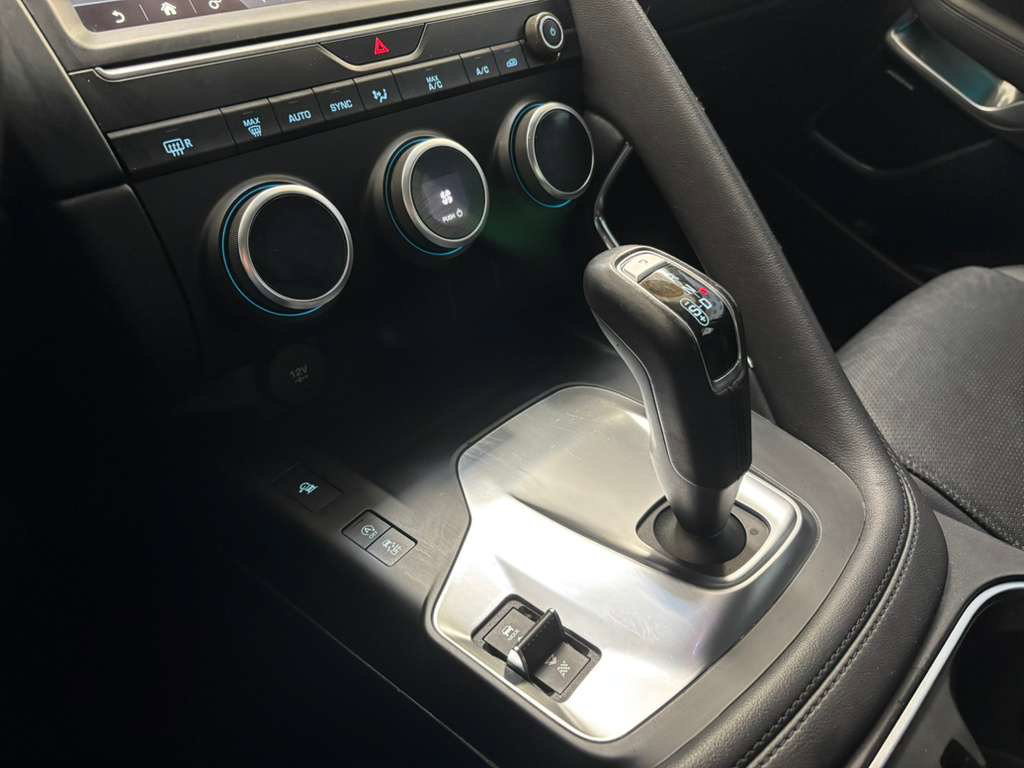 Used 2019 Jaguar E-PACE S image 40