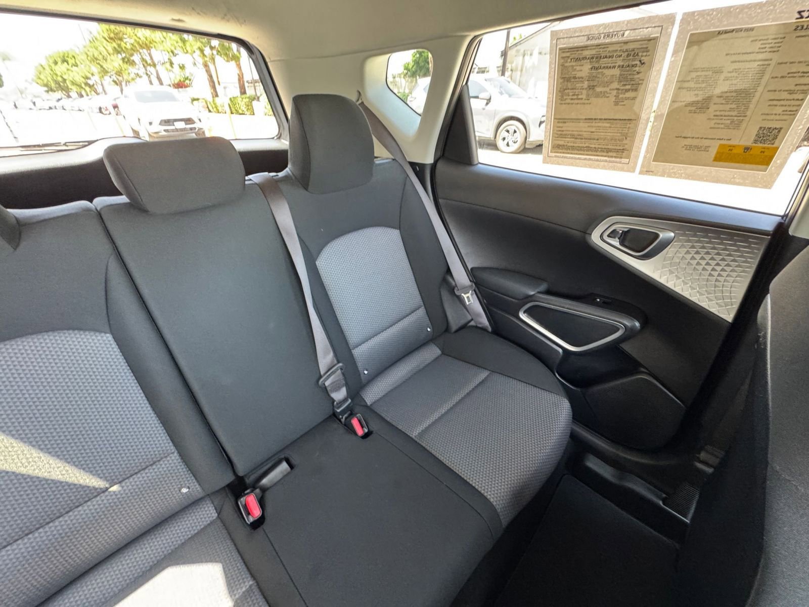 Used 2025 Kia Soul LX w/ LX Technology Package FWD image 35