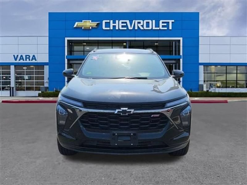 Certified 2026 Chevrolet Trax RS w/ Sunroof Package FWD image 8