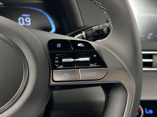 Used 2025 Hyundai Elantra Sport FWD image 32