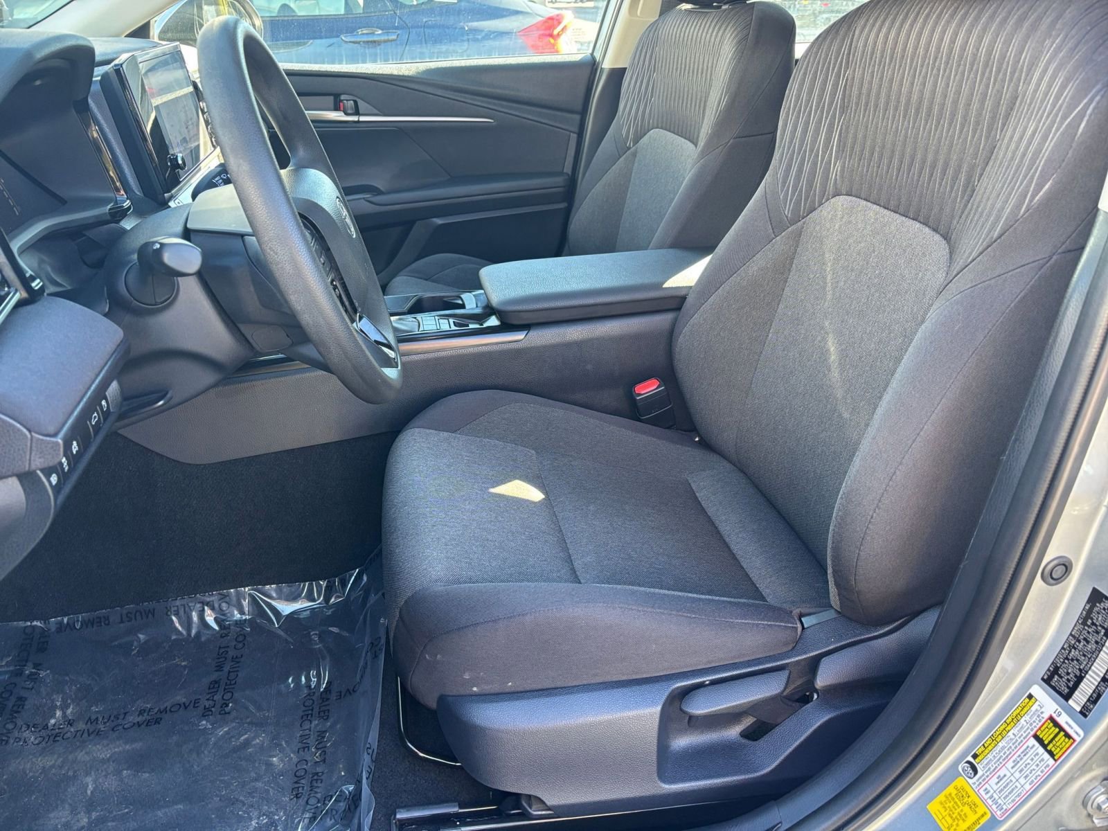 Used 2025 Toyota Camry LE image 32