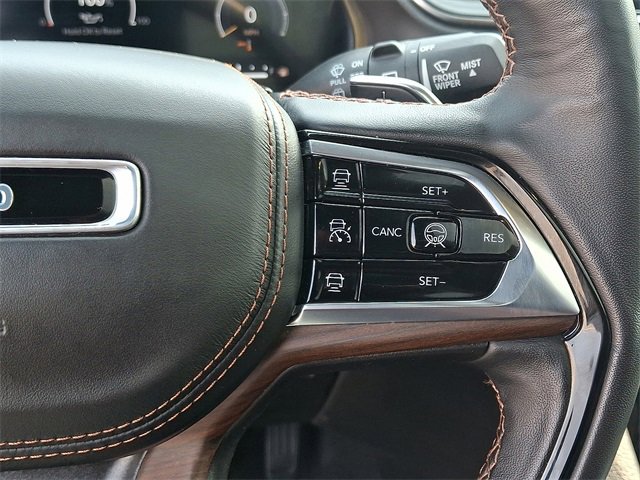 Used 2023 Jeep Grand Cherokee L Summit w/ Luxury Tech Group V image 23