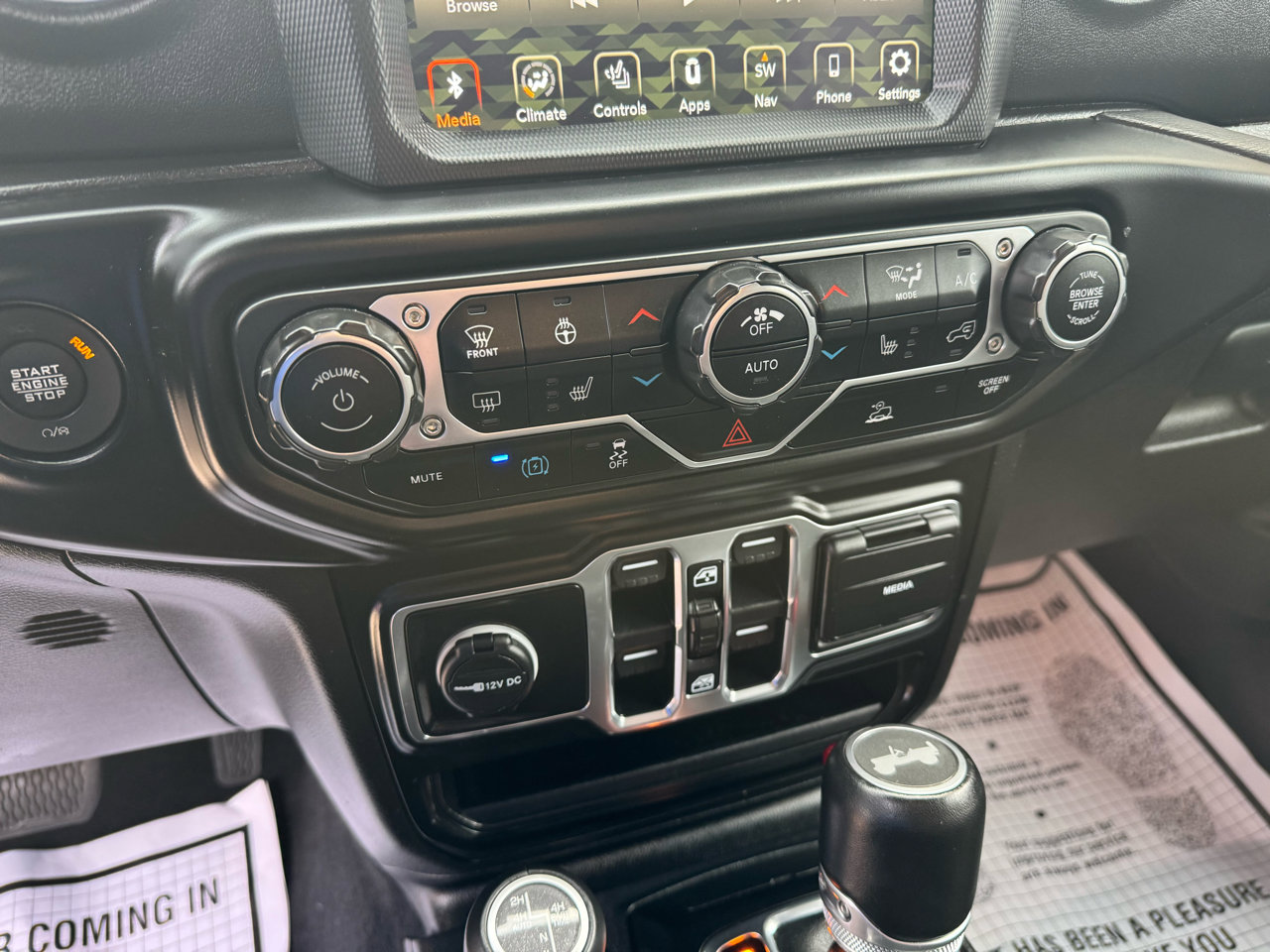 Used 2022 Jeep Wrangler Unlimited Sahara w/ Cold Weather Group image 23