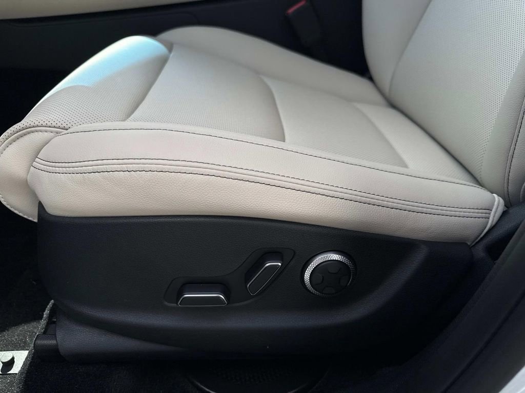 New 2026 Genesis GV70 2.5T Select image 20