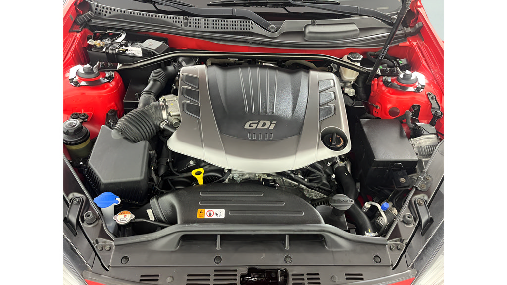 Used 2016 Hyundai Genesis 3.8 RWD image 16