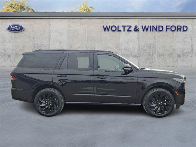 Used 2025 Lincoln Navigator Reserve w/ Jet Appearance Package AWD/4WD image 7
