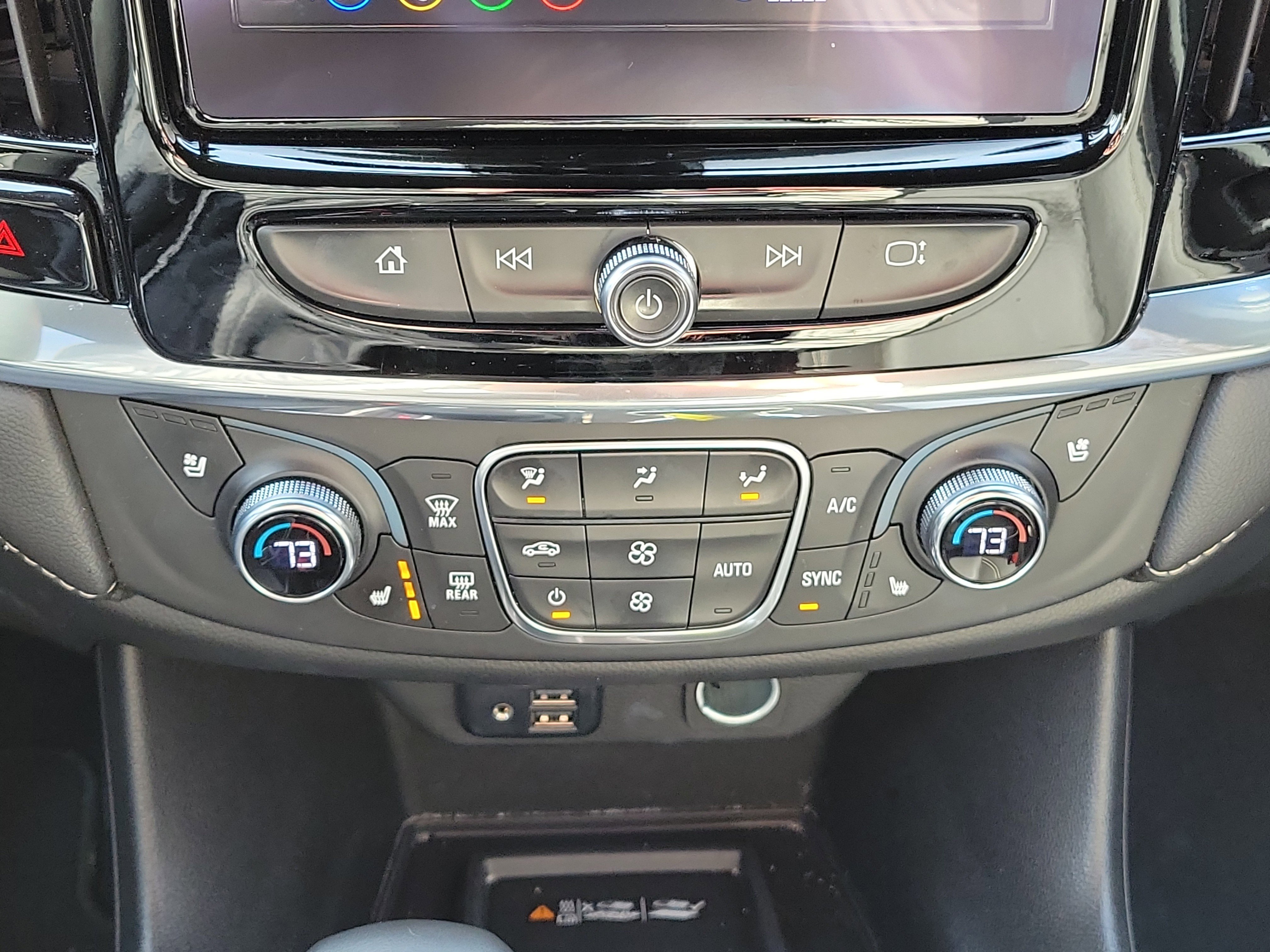 Used 2023 Chevrolet Traverse Premier w/ Redline Edition image 27