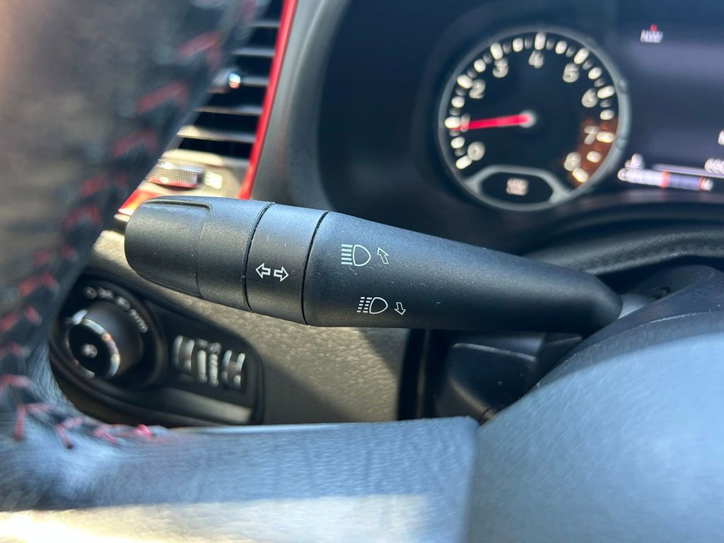 Used 2017 Jeep Renegade Trailhawk AWD/4WD image 19