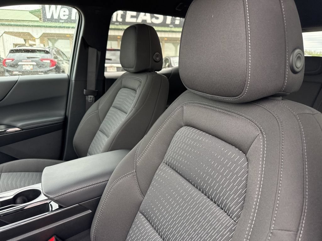 Used 2026 Chevrolet Equinox LT AWD/4WD image 27
