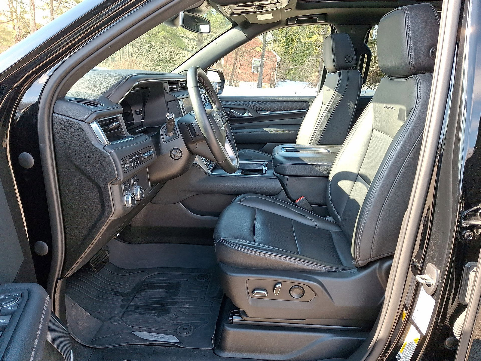 Certified 2023 GMC Yukon XL Denali image 11