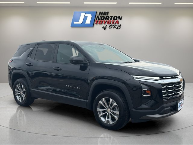 Used 2025 Chevrolet Equinox LT FWD image 3
