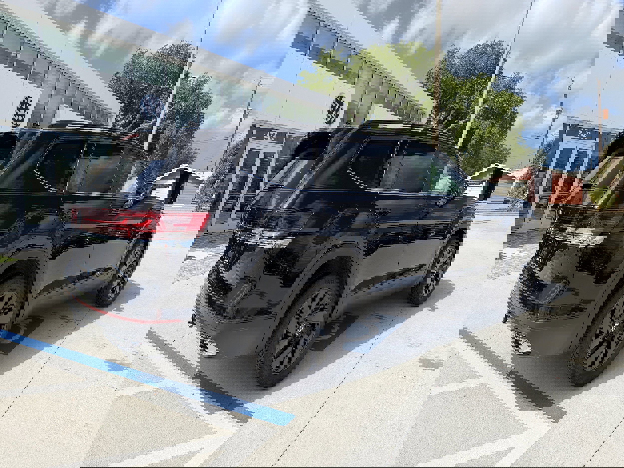 New 2026 Volkswagen Atlas SE image 3