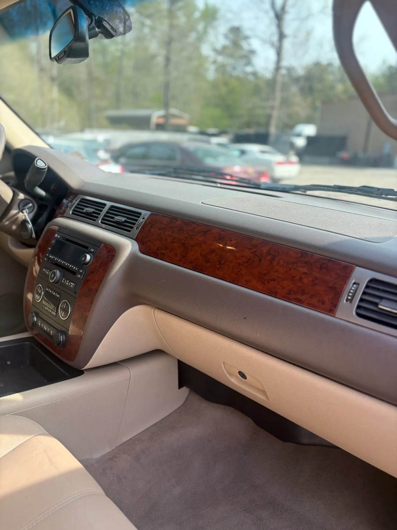 Used 2013 Chevrolet Tahoe LT w/ Luxury Package AWD/4WD image 32