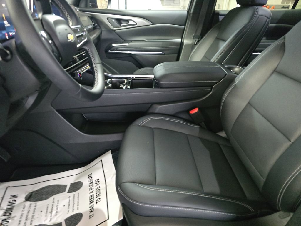 Used 2026 Chevrolet Traverse LT w/ Driver Confidence Package FWD image 30