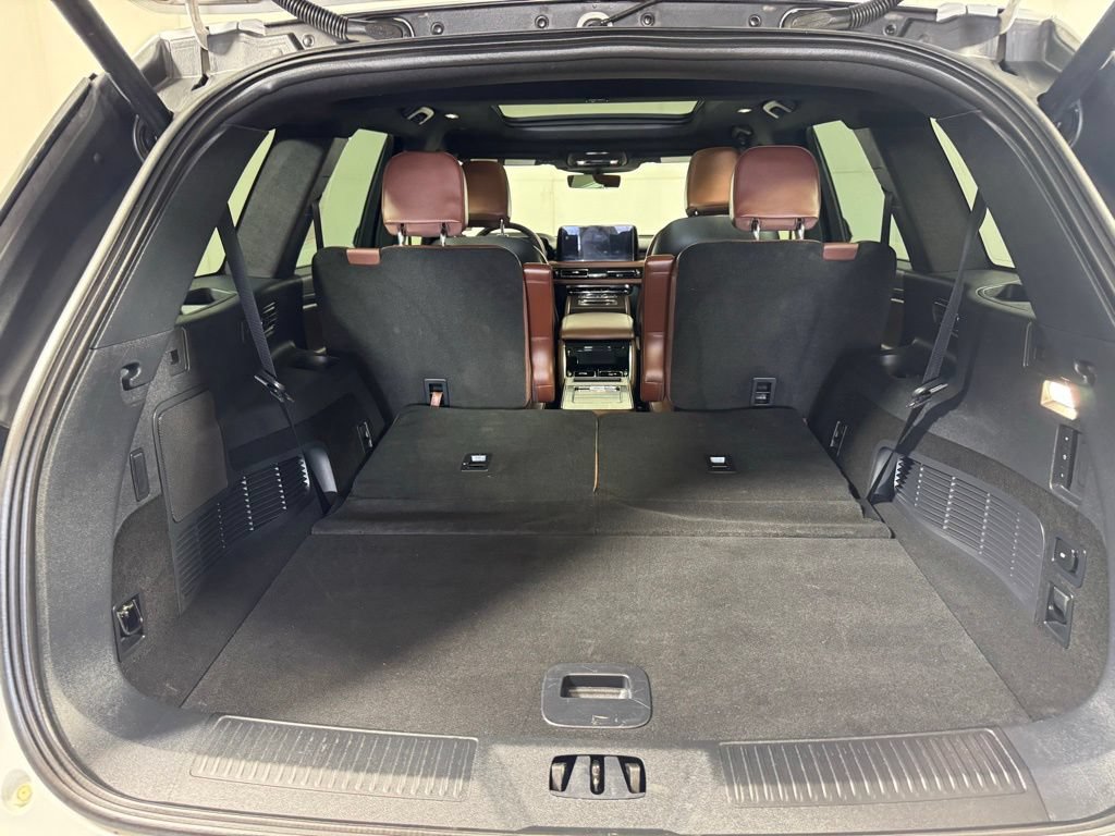 Certified 2025 Lincoln Aviator Reserve w/ Jet Appearance Package AWD/4WD image 26