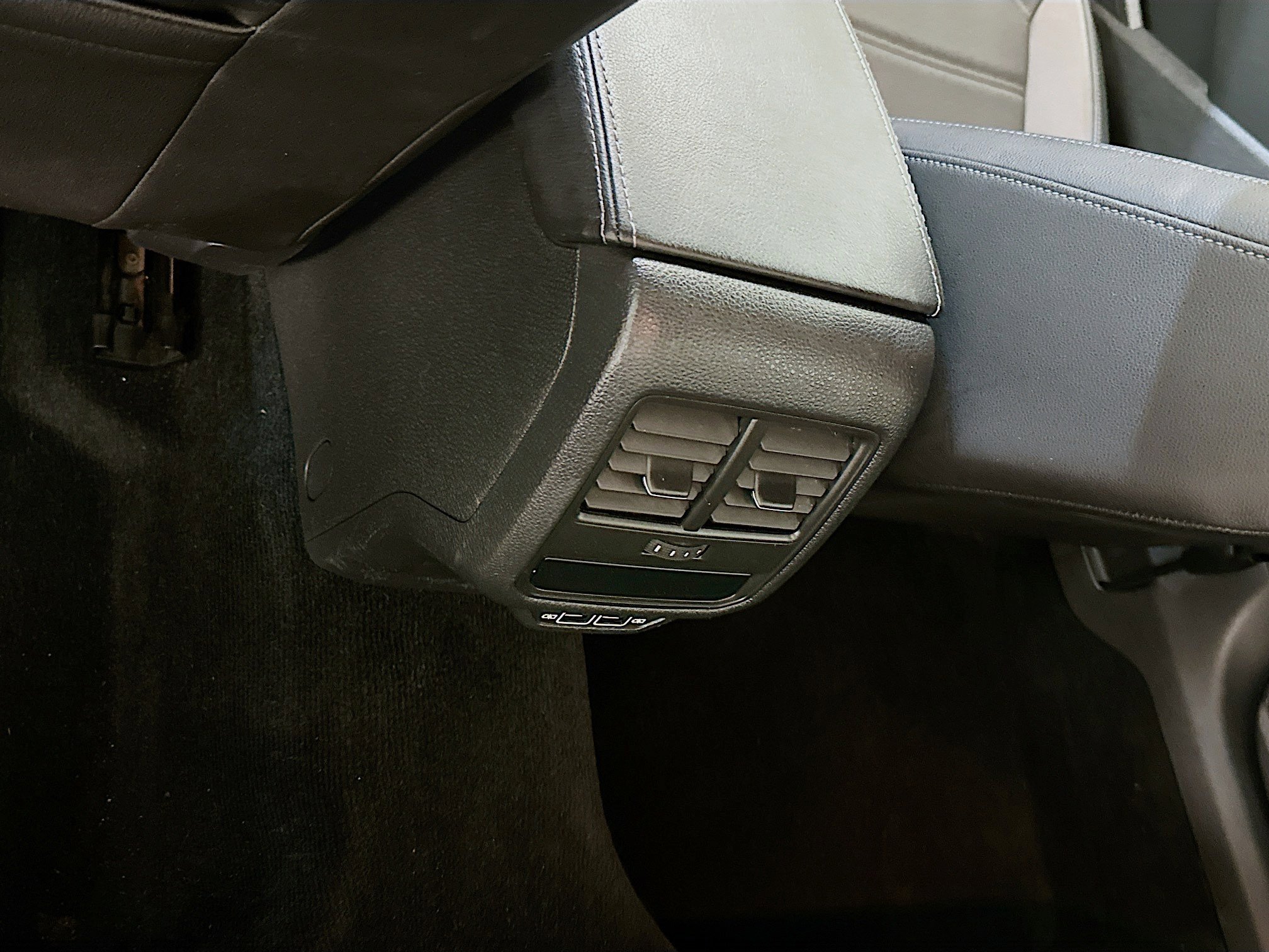 Used 2020 Volkswagen Passat 2.0T R-Line FWD image 27