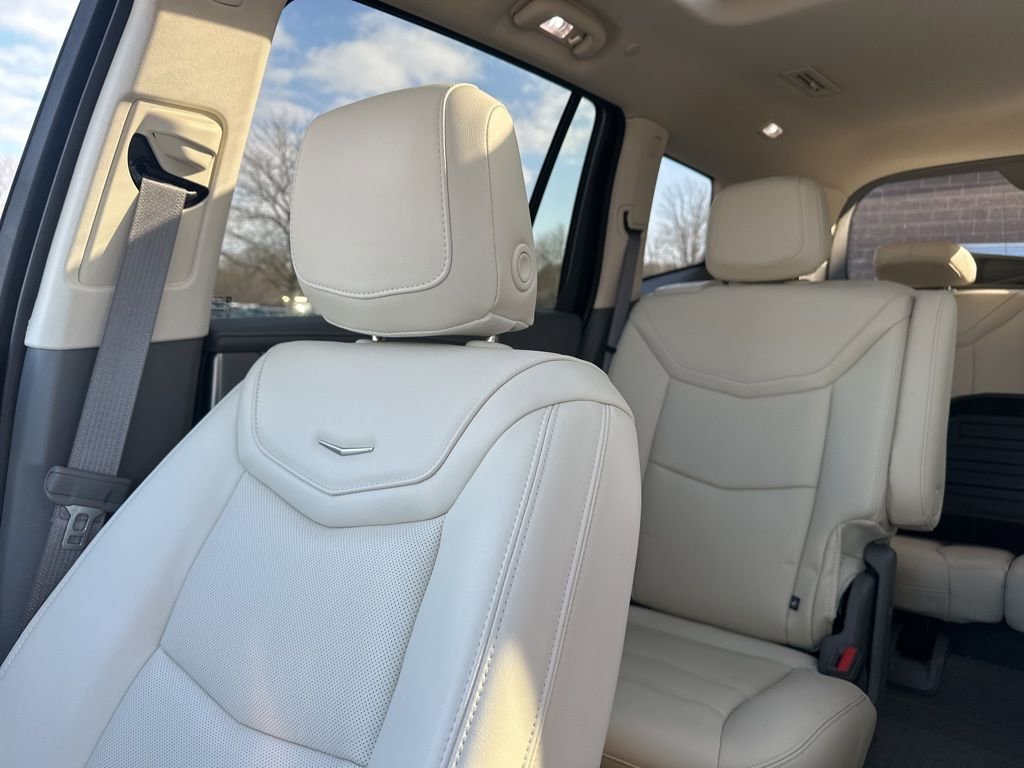 Used 2024 Cadillac XT6 Premium Luxury w/ Technology Package image 11