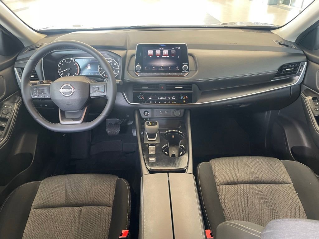 Used 2026 Nissan Rogue SV FWD image 11