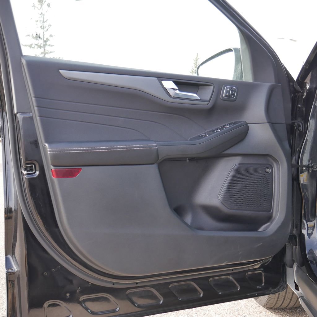 Used 2023 Ford Escape Active w/ Tech Pack #2 AWD/4WD image 59
