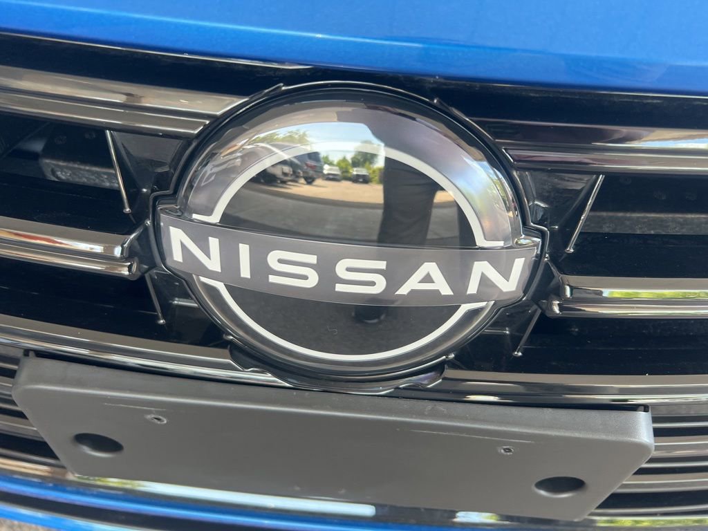 Used 2024 Nissan Versa SR w/ Trunk Package FWD image 28