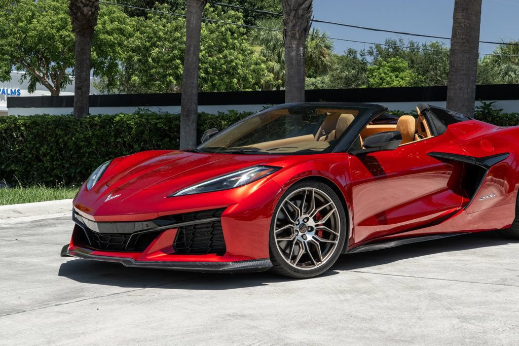 Used 2023 Chevrolet Corvette Z06 w/ Stealth Interior Trim Package RWD image 3