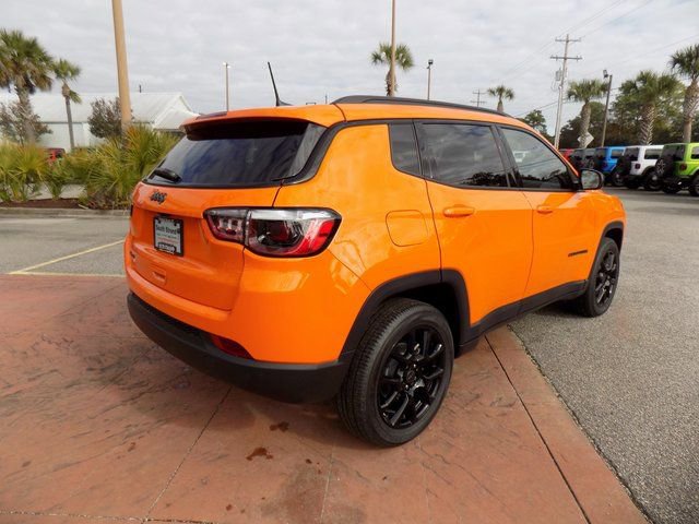 New 2026 Jeep Compass Latitude w/ Sun and Sound Group image 9