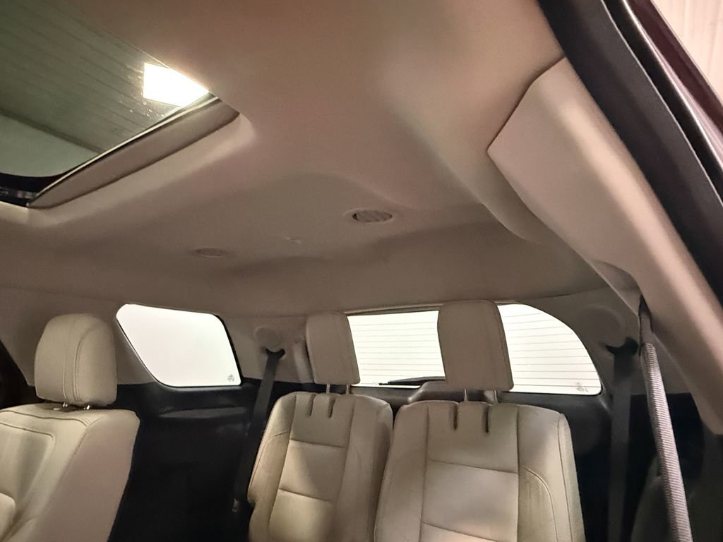 Used 2018 Ford Explorer Platinum AWD/4WD image 51