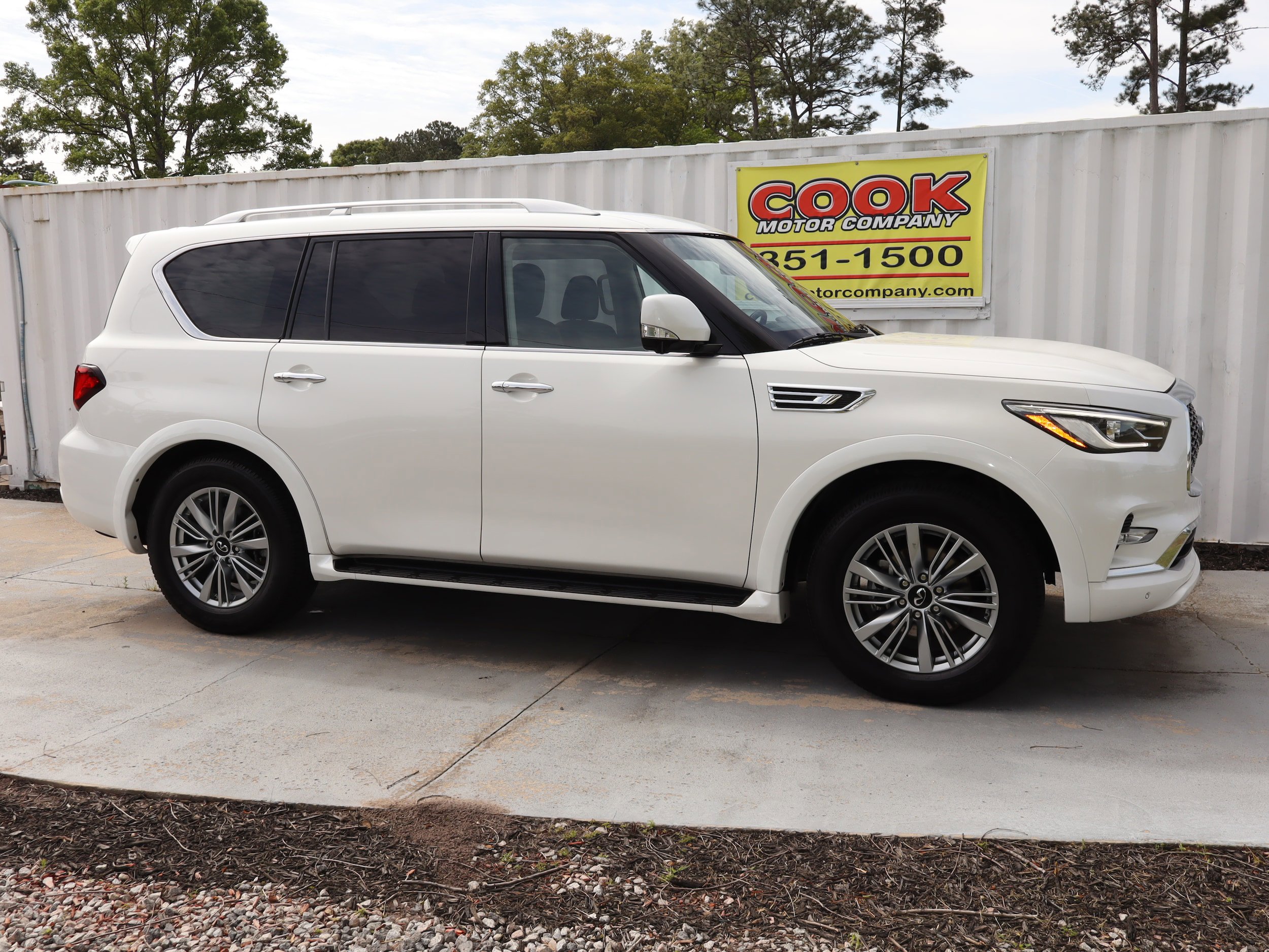 Used 2021 INFINITI QX80 Luxe AWD/4WD image 5