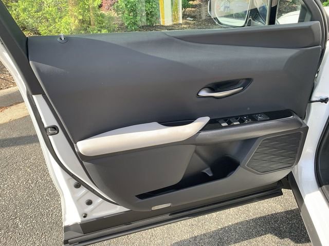 Used 2021 Lexus UX 200 w/ Premium Package image 17