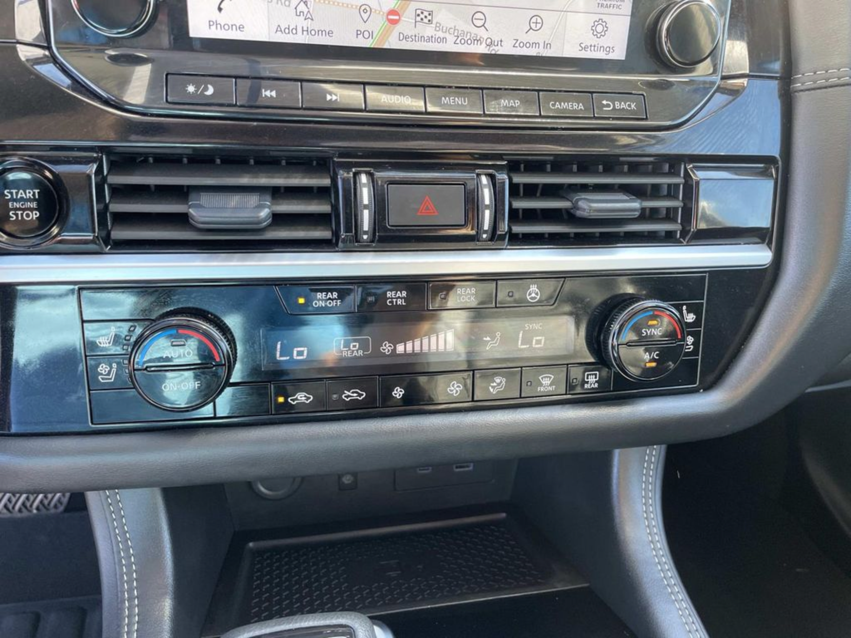 Used 2025 Nissan Pathfinder Platinum AWD/4WD image 29